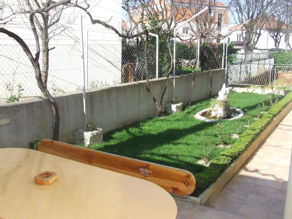 Apartment Singa زادار الغرفة الصورة